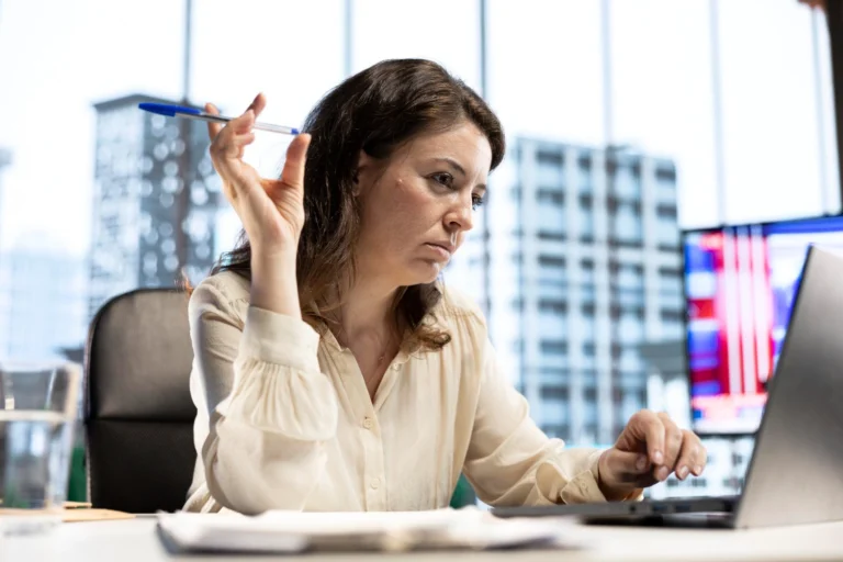 Por que quase toda empresa usa IA e quase nenhuma constrói com ela